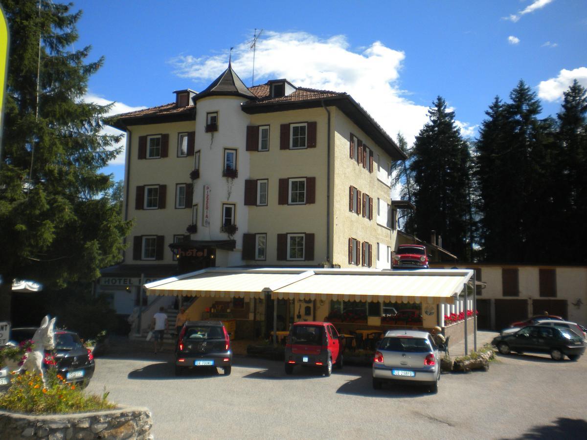 Hotel Roen Ruffre-Mendola ภายนอก รูปภาพ